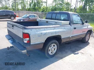 1997 Dodge 1500 z VIN 1B7HC16Y2VJ509957, wystawiony jako IAAI lot #42100719 z przebiegiem 133 165 mil mil oraz . Historia ofert i sprzedaży dostępna na DreamBid. Obrazek 4.