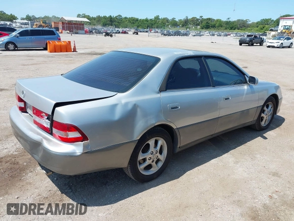 2001 Lexus ES 300 with VIN JT8BF28GX10307910, listed as a IAAI auction lot 42326385 with 157,130 mi miles and . Bid and sale history available at DreamBid. Image 4.