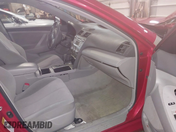 2011 Toyota Camry LE with VIN 4T1BF3EK7BU133462, listed as a IAAI auction lot 41941243 with 184,192 mi miles. Bid and sale history available at carsss.com. Image 5.