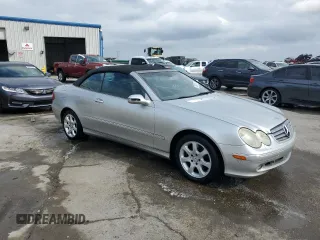 2004 Mercedes-Benz CLK Cabriolet 3.2L with VIN WDBTK65G94T017124, listed as a Copart auction lot 82833254 with 232,402 mi miles and Salvage Title. Bid and sale history available at carsss.com. Image 4.