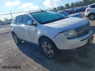 2009 Lincoln MKX with VIN 2LMDU68C19BJ01602, listed as a IAAI auction lot 40597401 with 197,092 mi miles. Bid and sale history available at carsss.com. Image 1.