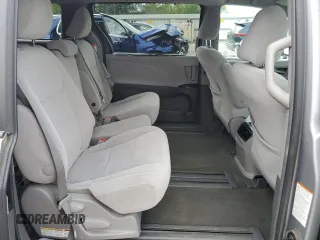 2016 Toyota Sienna LE AAS с VIN 5TDKK3DC4GS754504, выставлен на аукционе Copart как лот 58008315 с пробегом 83 519 миль миль и Списание • Salvage title. История ставок и продаж доступна на DreamBid. Изображение 11.