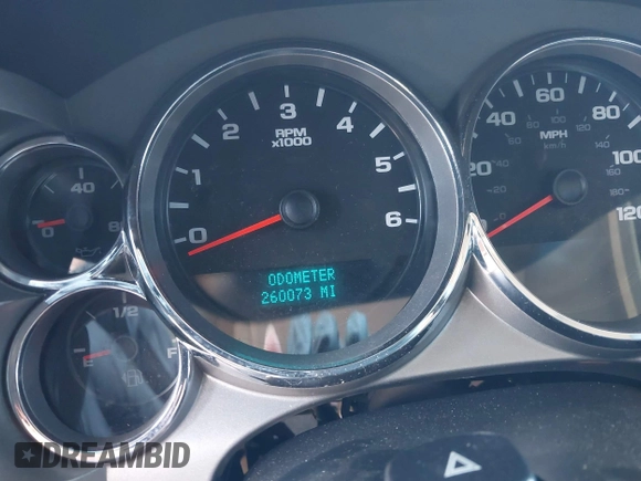 2011 Chevrolet Silverado 1500 LT with VIN 1GCPKSE34BF135232, listed as a IAAI auction lot 41985738 with 260,073 mi miles. Bid and sale history available at carsss.com. Image 7.