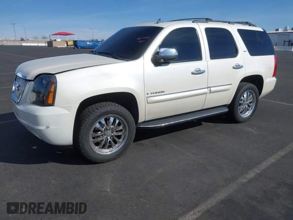 2008 GMC Yukon SLT w/4SB with VIN 1GKFC13JX8R175248, listed as a IAAI auction lot 41913083 with 193,272 mi miles. Bid and sale history available at carsss.com. Image 2.