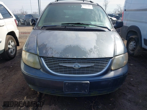 2001 Chrysler Town & Country with VIN 2C8GP44391R336922, listed as a IAAI auction lot 41667407 with 283,359 mi miles and . Bid and sale history available at DreamBid. Image 16.