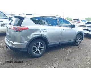 2018 Toyota RAV4 XLE z VIN 2T3WFREV1JW427878, wystawiony jako IAAI lot #42191031 z przebiegiem 97 264 mil mil oraz . Historia ofert i sprzedaży dostępna na DreamBid. Obrazek 13.