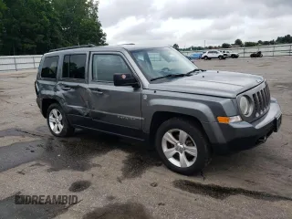 2014 Jeep Patriot Latitude z VIN 1C4NJRFB7ED501578, wystawiony jako Copart lot #63308005 z przebiegiem 76 100 mil mil oraz Szkoda całkowita • Salvage title. Historia ofert i sprzedaży dostępna na DreamBid. Obrazek 4.