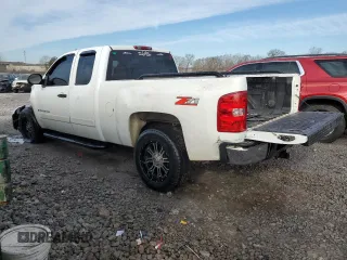 2007 Chevrolet Silverado 1500 LT w/2LT with VIN 2GCEC190171730780, listed as a Copart auction lot 42031455 with Not Provided miles and Salvage Title. Bid and sale history available at carsss.com. Image 2.
