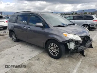 2020 Toyota Sienna XLE Auto Access Seat with VIN 5TDYZ3DC5LS054345, listed as a Copart auction lot 44505715 with 261,275 mi miles and Salvage Title. Bid and sale history available at carsss.com. Image 4.