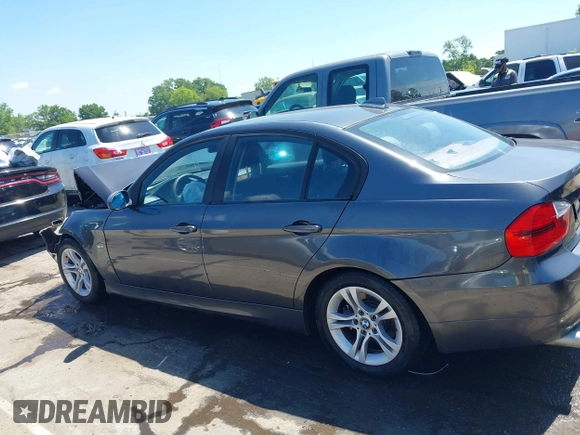 2008 BMW 3 Series 328i z VIN WBAVA37568NL46961, wystawiony jako IAAI lot #42220399 z przebiegiem 116 823 mil mil oraz . Historia ofert i sprzedaży dostępna na DreamBid. Obrazek 14.