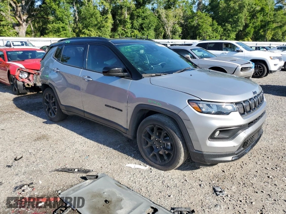 2022 Jeep Compass Latitude with VIN 3C4NJCBB9NT166613, listed as a Copart auction lot 52503895 with 63,925 mi miles and Non Repairable. Bid and sale history available at carsss.com. Image 4.