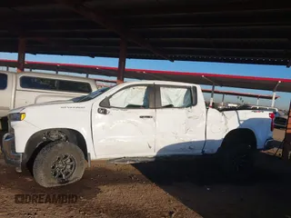 2019 Chevrolet Silverado 1500 LT with VIN 3GCUYDEDXKG137149, listed as a IAAI auction lot 41408572 with 69,306 mi miles. Bid and sale history available at carsss.com. Image 13.