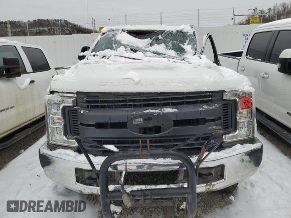 2017 Ford Super Duty F-250 SRW XLT with VIN 1FTBF2B67HEE34807, listed as a Copart auction lot 37773064 with Not Provided miles and Salvage Title. Bid and sale history available at carsss.com. Image 5.