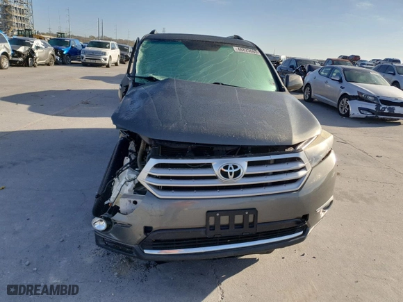2011 Toyota Highlander Limited with VIN 5TDYK3EH1BS033070, listed as a Copart auction lot 48825685 with 0 mi miles and Salvage Title. Bid and sale history available at carsss.com. Image 5.