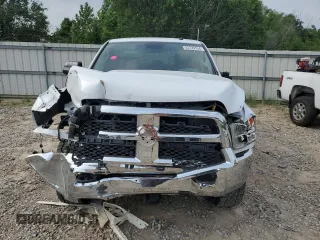 2017 Ram 2500 Tradesman z VIN 3C6UR5HJ6HG568513, wystawiony jako Copart lot #53139154 z przebiegiem 124 674 mil mil oraz Szkoda całkowita • Salvage title. Historia ofert i sprzedaży dostępna na DreamBid. Obrazek 5.