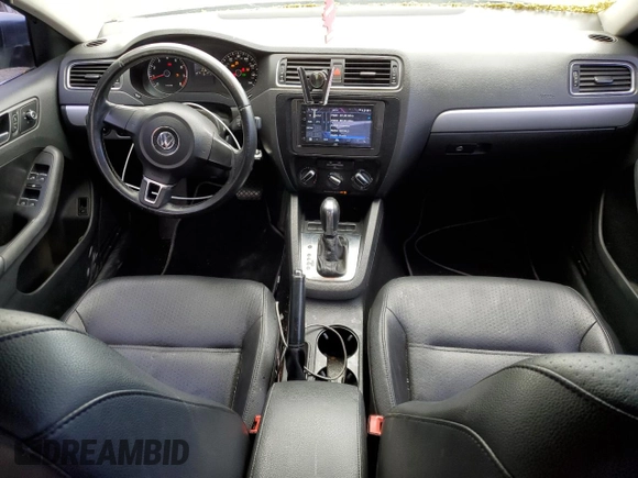 2013 Volkswagen Jetta SE with VIN 3VWDP7AJ0DM402064, listed as a Copart auction lot 55100605 with 177,818 mi miles and Non repairable. Bid and sale history available at DreamBid. Image 8.