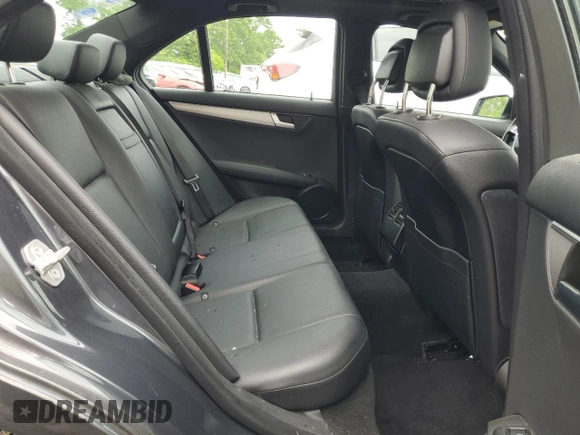 2013 Mercedes-Benz C 250 Sport z VIN WDDGF4HBXDR263968, wystawiony jako Copart lot #57349065 z przebiegiem 94 854 mil mil oraz Szkoda całkowita • Salvage title. Historia ofert i sprzedaży dostępna na DreamBid. Obrazek 10.