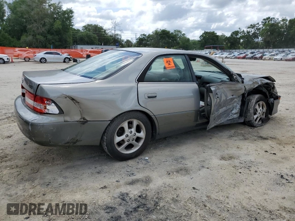 2001 Lexus ES 300 with VIN JT8BF28G615110977, listed as a Copart auction lot 55073025 with 194,948 mi miles and Salvage Title. Bid and sale history available at DreamBid. Image 3.