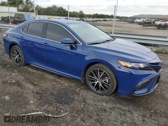 2023 Toyota Camry SE z VIN 4T1T11BK9PU076975, wystawiony jako Copart lot #69562413 z przebiegiem 17 735 mil mil oraz Nie do naprawy • Non repairable. Historia ofert i sprzedaży dostępna na DreamBid. Obrazek 4.