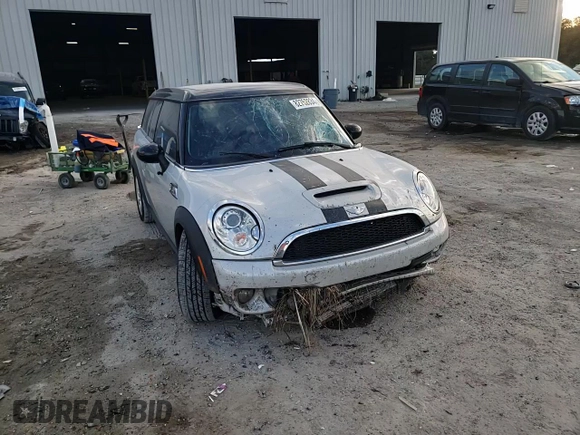 2014 MINI Clubman S z VIN WMWZG3C52ETY33460, wystawiony jako Copart lot #82752834 z przebiegiem 130 015 mil mil oraz Szkoda całkowita • Salvage title. Historia ofert i sprzedaży dostępna na DreamBid. Obrazek 11.