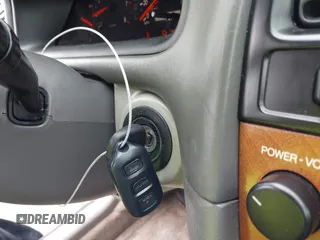 2001 Lexus ES 300 с VIN JT8BF28G910332295, выставлен на аукционе IAAI как лот 42534512 с пробегом 118 915 миль миль и . История ставок и продаж доступна на DreamBid. Изображение 11.