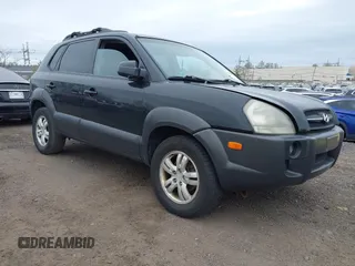 2007 Hyundai Tucson SE with VIN KM8JN12D77U667867, listed as a IAAI auction lot 42082092 with 240,911 mi miles. Bid and sale history available at carsss.com. Image 1.