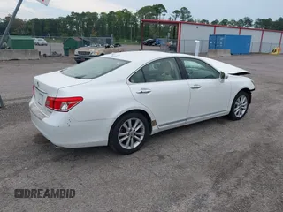 2011 Lexus ES 330 z VIN JTHBK1EG1B2440216, wystawiony jako IAAI lot #42685415 z przebiegiem 133 902 mil mil oraz . Historia ofert i sprzedaży dostępna na DreamBid. Obrazek 4.