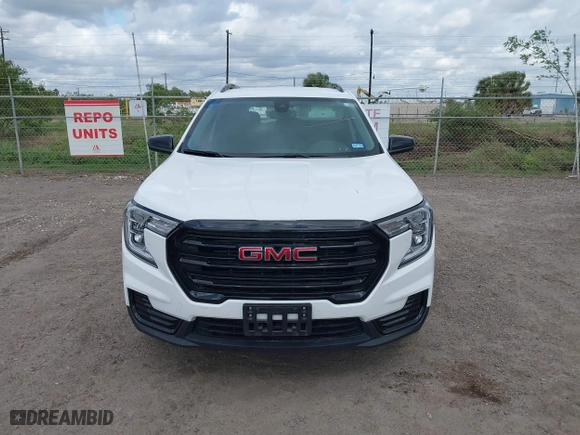 2024 GMC Terrain SLE with VIN 3GKALMEG7RL270873, listed as a IAAI auction lot 41174552 with 15,887 mi miles. Bid and sale history available at carsss.com. Image 12.