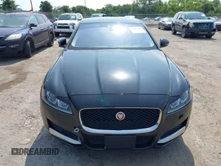 2017 Jaguar XF 35t z VIN SAJBR4BV5HCY26594, wystawiony jako IAAI lot #42337419 z przebiegiem 33 133 mil mil oraz . Historia ofert i sprzedaży dostępna na DreamBid. Obrazek 12.