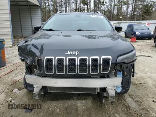 2019 Jeep Cherokee Latitude with VIN 1C4PJLCX8KD313251, listed as a Copart auction lot 47882205 with 65,833 mi miles and Salvage title. Bid and sale history available at DreamBid. Image 5.