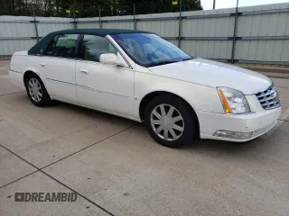 2006 Cadillac DTS 1SD z VIN 1G6KD57Y86U146074, wystawiony jako Copart lot #52917235 z przebiegiem 133 956 mil mil oraz Tytuł czysty. Historia ofert i sprzedaży dostępna na DreamBid. Obrazek 4.