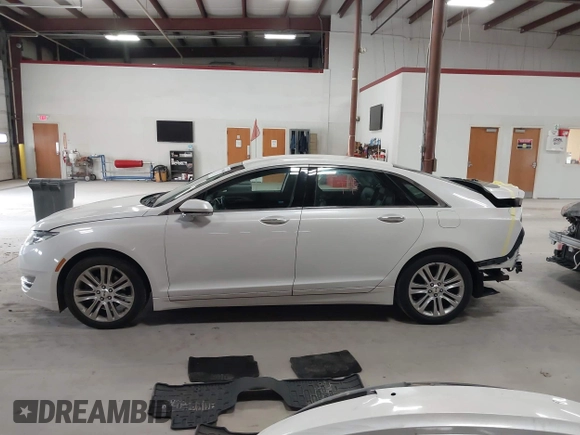 2016 Lincoln MKZ with VIN 3LN6L2G9XGR600497, listed as a IAAI auction lot 41996468 with 201,148 mi miles. Bid and sale history available at carsss.com. Image 15.