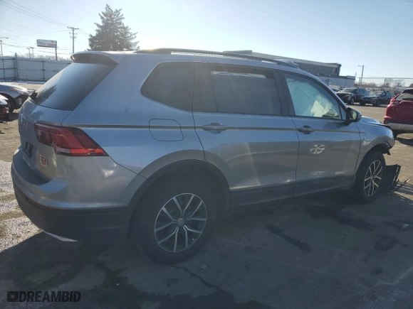 2021 Volkswagen Tiguan S with VIN 3VV1B7AX7MM005980, listed as a Copart auction lot 42827715 with 34,940 mi miles and Salvage Title. Bid and sale history available at carsss.com. Image 3.