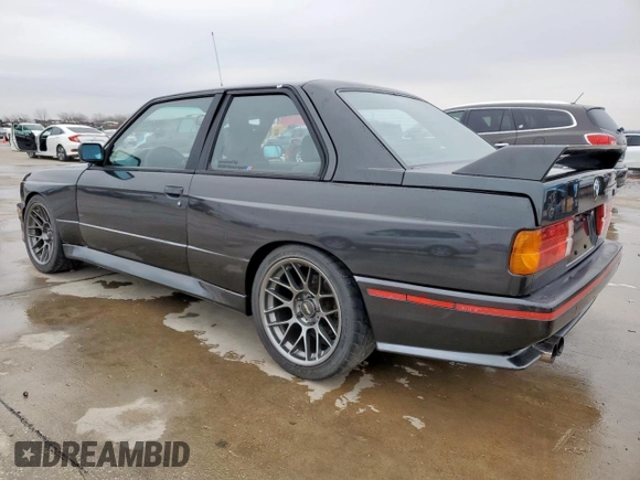 1991 BMW M3 z VIN WBSAK0310MAE34501, wystawiony jako Copart lot #45642275 z przebiegiem 129 936 mil mil oraz Czysty tytuł • Clean title. Historia ofert i sprzedaży dostępna na DreamBid. Obrazek 2.