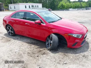 2019 Mercedes-Benz A 220 z VIN WDD3G4EB5KW022155, wystawiony jako IAAI lot #42132650 z przebiegiem 83 511 mil mil oraz . Historia ofert i sprzedaży dostępna na DreamBid. Obrazek 1.