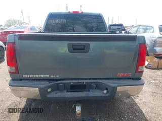 2008 GMC Sierra 1500 SLE1 z VIN 2GTEC130981215732, wystawiony jako IAAI lot #42148199 z przebiegiem 199 218 mil mil oraz . Historia ofert i sprzedaży dostępna na DreamBid. Obrazek 17.