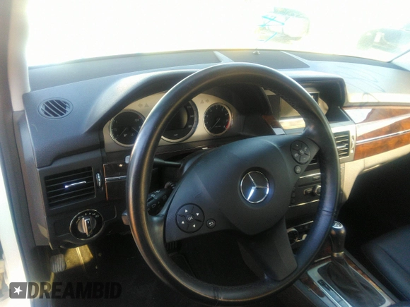 2010 Mercedes-Benz GLK GLK 350 with VIN WDCGG8HB5AF505748, listed as a IAAI auction lot 40982801 with 172,371 mi miles. Bid and sale history available at carsss.com. Image 15.