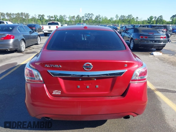 2015 Nissan Altima 2.5 S with VIN 1N4AL3AP9FN888824, listed as a IAAI auction lot 42037037 with 192,509 mi miles. Bid and sale history available at carsss.com. Image 16.