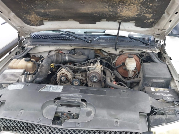 2005 Chevrolet Silverado 1500 Work Truck with VIN 1GCEC14X75Z210592, listed as a IAAI auction lot 41955143 with 192,376 mi miles. Bid and sale history available at carsss.com. Image 10.