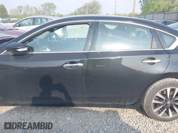 2018 Nissan Altima SR with VIN 1N4AL3AP9JC166595, listed as a IAAI auction lot 42138175 with 98,377 mi miles and . Bid and sale history available at carsss.com. Image 13.