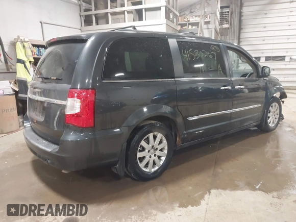 2011 Chrysler Town & Country Touring-L with VIN 2A4RR8DG1BR783206, listed as a IAAI auction lot 41530267 with 128,237 mi miles. Bid and sale history available at carsss.com. Image 4.