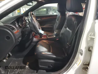 2014 Chrysler 300 z VIN 2C3CCARG8EH232878, wystawiony jako Copart lot #48904425 z przebiegiem 56 003 mil mil oraz Szkoda całkowita • Salvage title. Historia ofert i sprzedaży dostępna na DreamBid. Obrazek 7.
