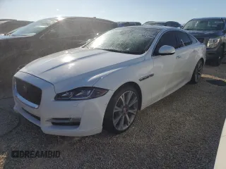 2019 Jaguar XJ with VIN SAJWJ1CD6K8W20725, listed as a Copart auction lot 76631854 with 25,261 mi miles and Salvage Title. Bid and sale history available at carsss.com. Image 1.