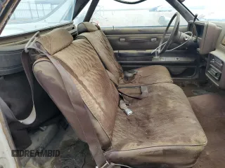 1984 Chevrolet El Camino z VIN 1GCCW80H5ER121402, wystawiony jako Copart lot #45208185 z przebiegiem 1 617 mil mil oraz Czysty tytuł • Clean title. Historia ofert i sprzedaży dostępna na DreamBid. Obrazek 10.