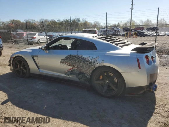2009 Nissan GT-R Premium z VIN JN1AR54F89M252139, wystawiony jako Copart lot #52062915 z przebiegiem 73 483 mil mil oraz Szkody całkowita. Historia ofert i sprzedaży dostępna na DreamBid. Obrazek 2.