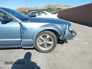 2006 Ford Mustang GT Deluxe with VIN 1ZVHT82H865256343, listed as a IAAI auction lot 42550238 with 153,700 mi miles and . Bid and sale history available at DreamBid. Image 6.