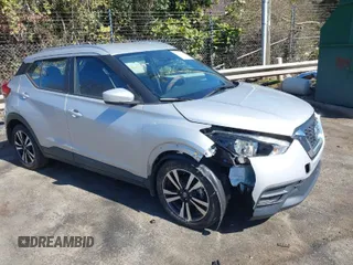 2018 Nissan Kicks S with VIN 3N1CP5CU5JL540987, listed as a IAAI auction lot 41770304 with 70,726 mi miles. Bid and sale history available at carsss.com. Image 1.