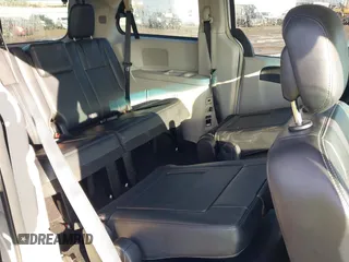 2014 Chrysler Town & Country Touring with VIN 2C4RC1BG5ER343804, listed as a IAAI auction lot 41647481 with 194,656 mi miles. Bid and sale history available at carsss.com. Image 8.