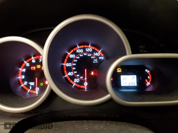 2009 Pontiac Vibe with VIN 5Y2SM67019Z409879, listed as a Copart auction lot 82297084 with 171,286 mi miles and Clean Title. Bid and sale history available at carsss.com. Image 9.