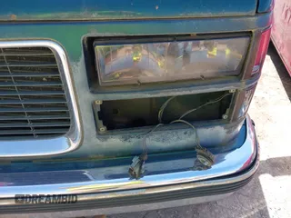 1996 GMC Sierra 1500 z VIN 1GTEK19R6TE514322, wystawiony jako IAAI lot #42253821 z przebiegiem 190 491 mil mil oraz . Historia ofert i sprzedaży dostępna na DreamBid. Obrazek 6.